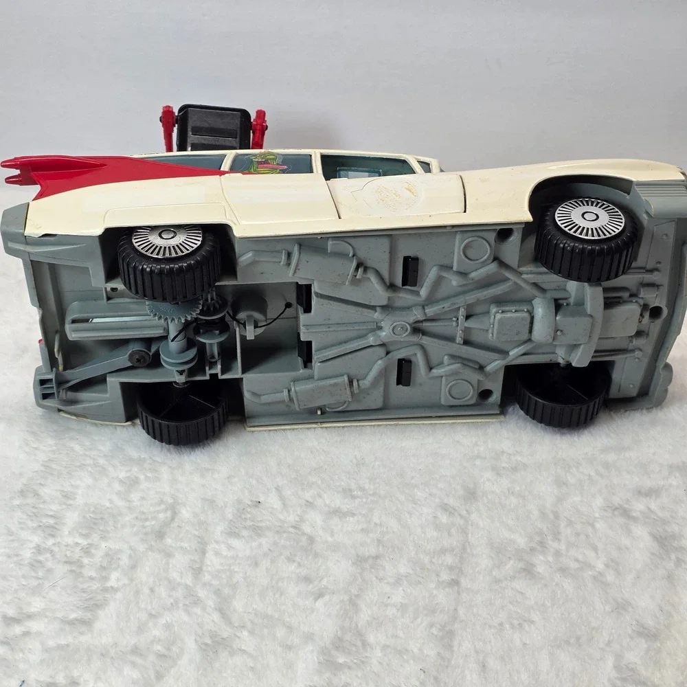 Vintage 1984 Kenner The‎ Real Ghostbusters ECTO-1 Vehicle With Hook And Top Seat
